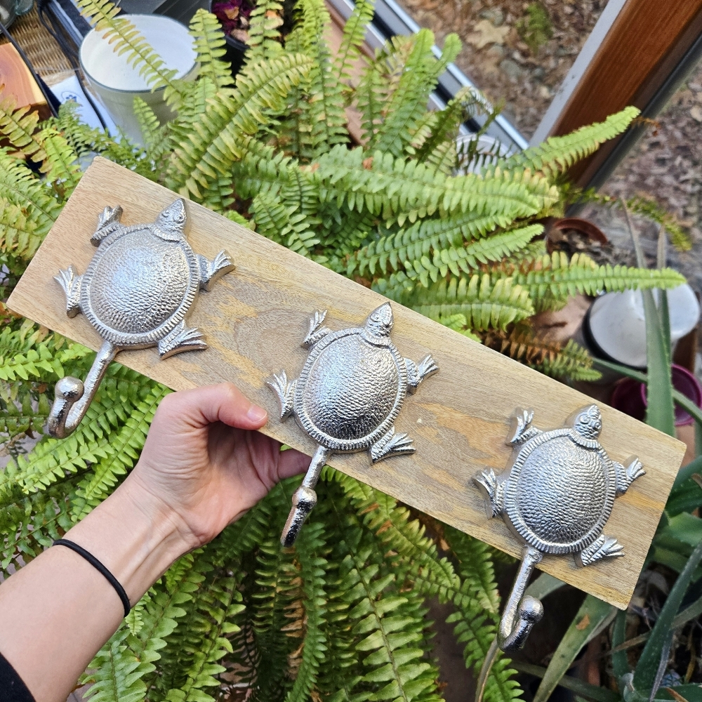 Wooden Silver Turtle Tortoise Coat Hanger Rack - Picture 4 of 6